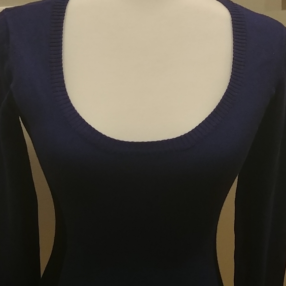 Guess Ladies Scoop Neck Sweater S/P - Picture 4 of 7